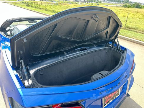 Used 2022 Chevrolet Corvette Stingray Premium Conv w/ Battery Protection Package RWD image 22