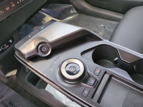 New 2025 Kia EV6 Light w/ Light LR Technology Package image 18