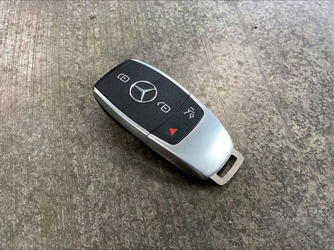 Used 2024 Mercedes-Benz GLE 350 4MATIC image 11