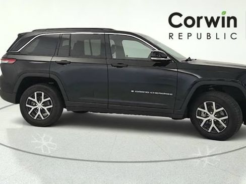 Used 2025 Jeep Grand Cherokee Limited w/ Luxury Tech Group II AWD/4WD image 7