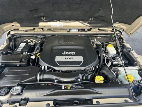 Used 2017 Jeep Wrangler Unlimited Sahara w/ Max Tow Package image 29