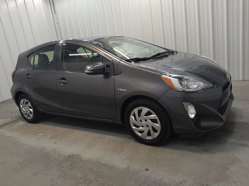 Used 2015 Toyota Prius C Two FWD image 11