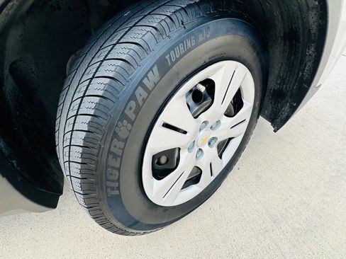 Used 2019 Chevrolet Trax LS w/ Tint and Cruise Package FWD image 26