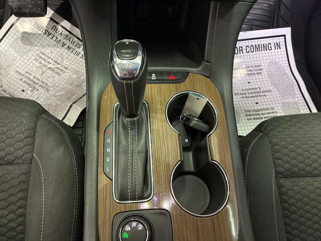 Used 2018 GMC Acadia SLE AWD/4WD image 17