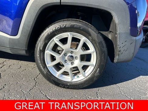 Used 2020 Jeep Renegade Latitude w/ Popular Equipment Group image 10