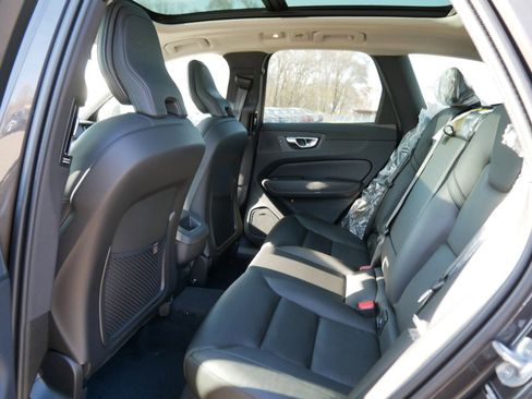 New 2025 Volvo XC60 B5 Core w/ Climate Package image 6