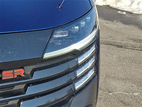 Used 2025 Nissan Kicks SR image 9