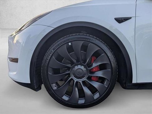Used 2022 Tesla Model Y Performance image 22