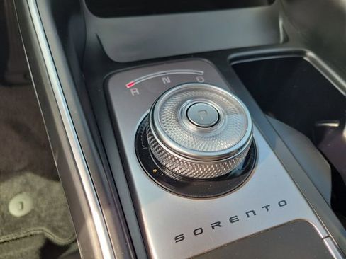 Certified 2025 Kia Sorento EX AWD/4WD image 31