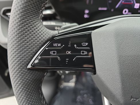 New 2025 Audi SQ5 Prestige image 17