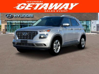 New 2025 Hyundai Venue SEL