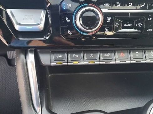 Used 2022 GMC Sierra 1500 Denali AWD/4WD image 12