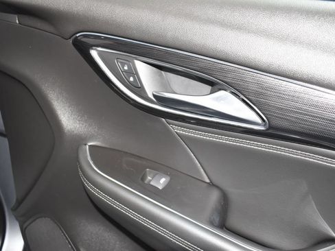 Used 2022 Buick Envision Preferred AWD/4WD image 34