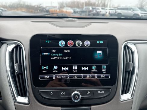 Used 2017 Chevrolet Malibu LT w/ Leather Package image 18