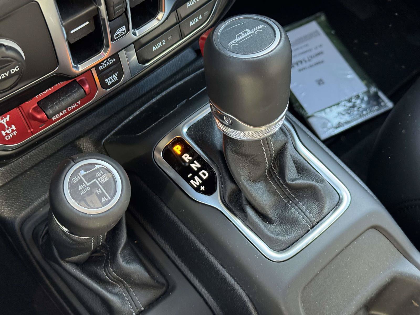 Used 2025 Jeep Gladiator Rubicon AWD/4WD image 32