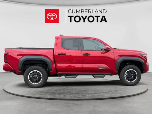 Used 2025 Toyota Tacoma TRD Off-Road AWD/4WD image 6