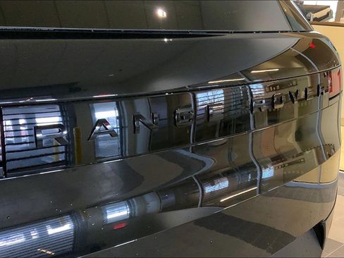 Used 2024 Land Rover Range Rover Sport SE image 9