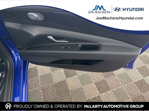 Used 2025 Hyundai Elantra SE image 23