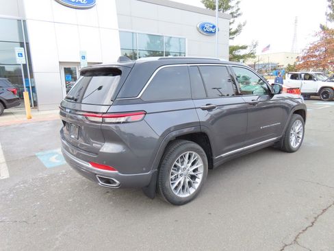 Used 2023 Jeep Grand Cherokee Summit w/ Luxury Tech Group V image 5