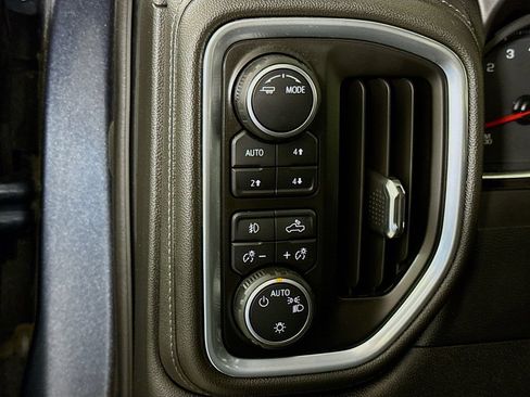Used 2022 Chevrolet Silverado 1500 RST AWD/4WD image 19