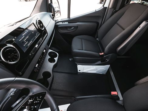 Used 2026 Mercedes-Benz Sprinter 2500 image 26