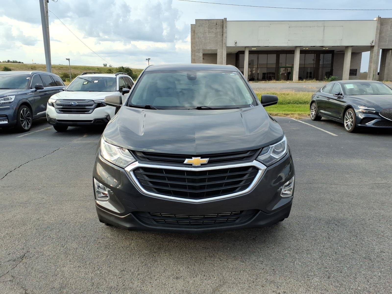 Used 2021 Chevrolet Equinox LS w/ LS Convenience Package FWD image 2