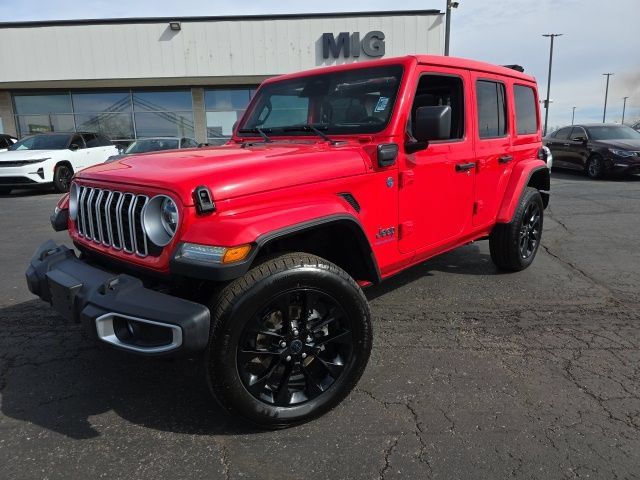 Used 2025 Jeep Wrangler Unlimited Sahara w/ Safety Group AWD/4WD image 2