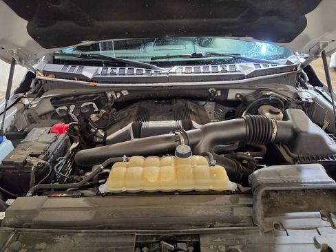 Used 2020 Ford F150 Lariat w/ Equipment Group 502A Luxury AWD/4WD image 9