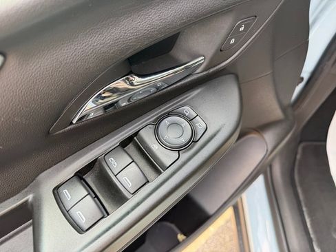 Used 2023 Chevrolet Bolt LT FWD image 9