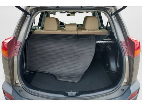 Used 2015 Toyota RAV4 Limited w/ Technology Package FWD image 9