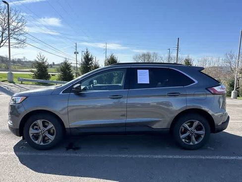 Used 2022 Ford Edge SEL w/ Sport Appearance Package image 2
