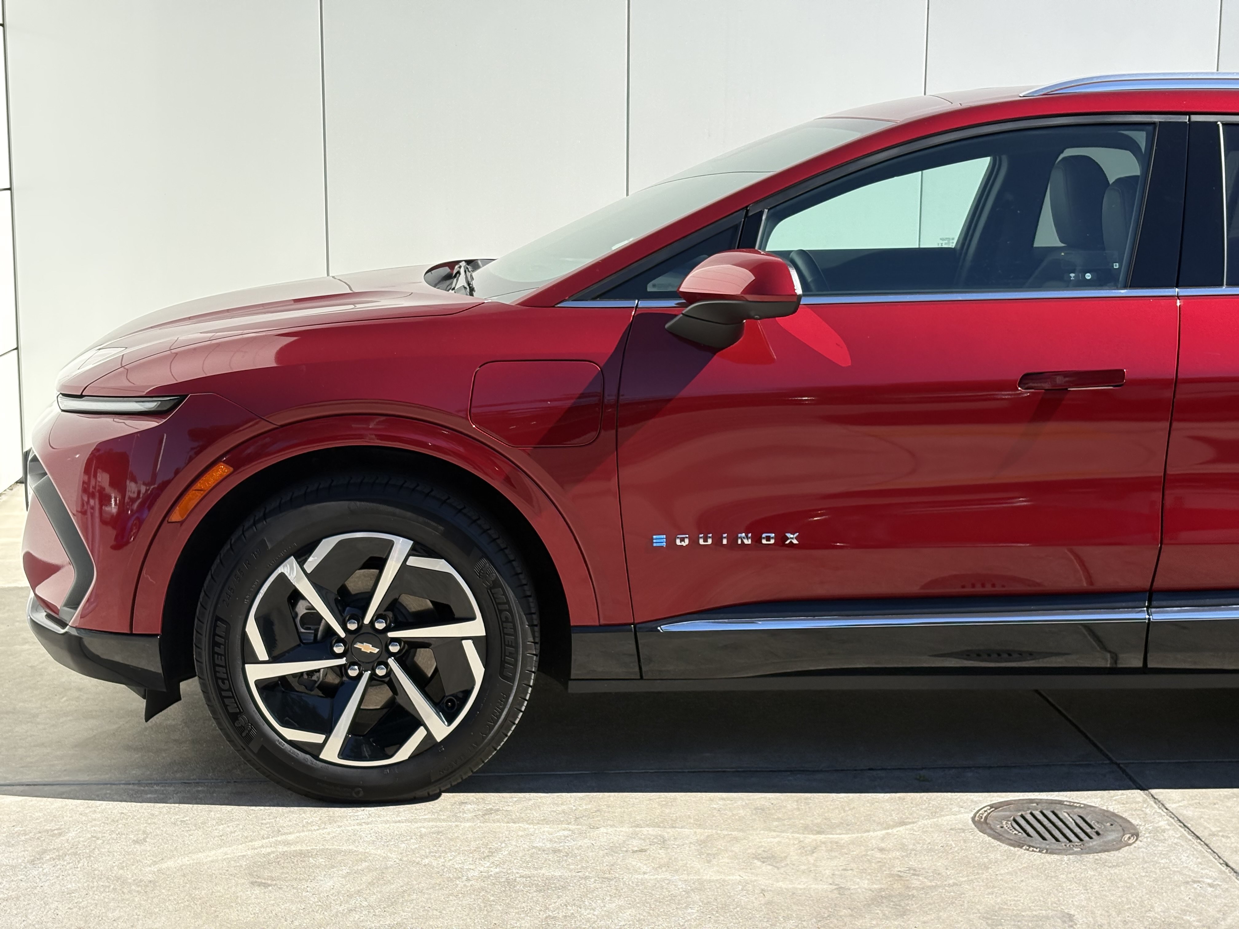 Used 2024 Chevrolet Equinox EV LT FWD image 5