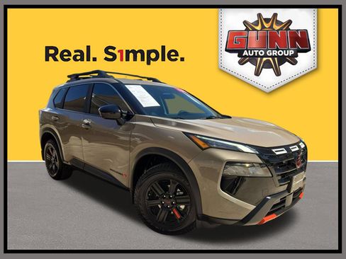 Certified 2025 Nissan Rogue SV AWD/4WD image 1