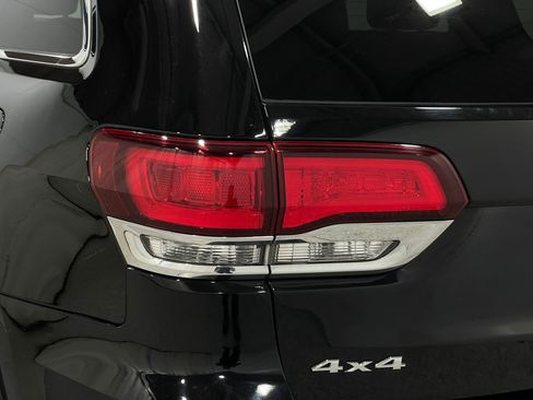 Used 2021 Jeep Grand Cherokee Laredo X image 33