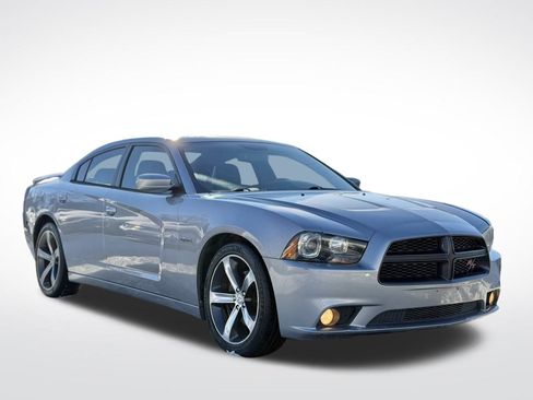 Used 2014 Dodge Charger R/T image 4