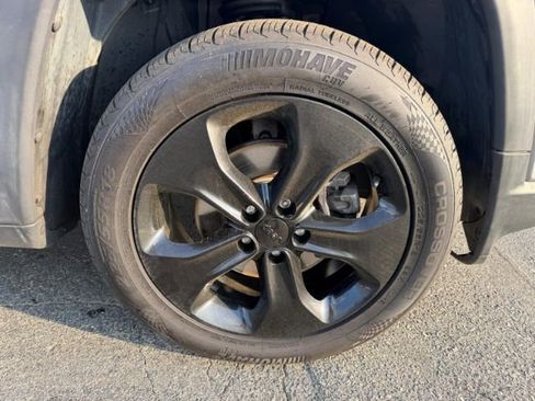 Used 2020 Jeep Compass Latitude image 17