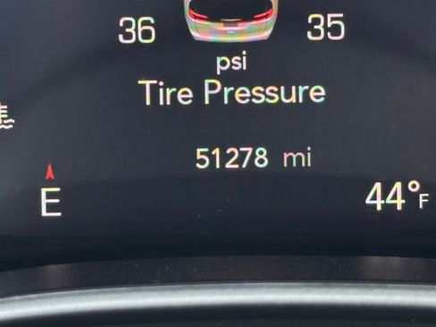 Used 2024 Chrysler Pacifica Touring-L image 31