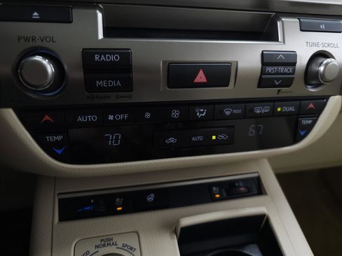 Used 2015 Lexus ES 350 w/ Premium Package image 22