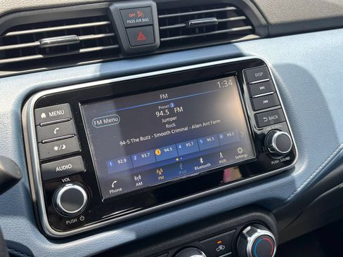 Used 2025 Nissan Versa SV FWD image 20