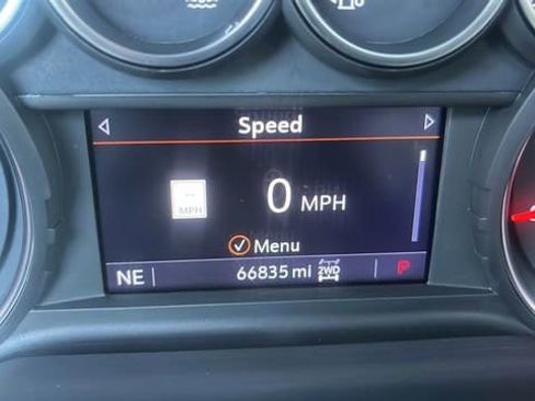 Used 2021 Chevrolet Suburban Z71 w/ Luxury Package image 35