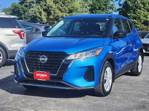 Used 2024 Nissan Kicks S image 3