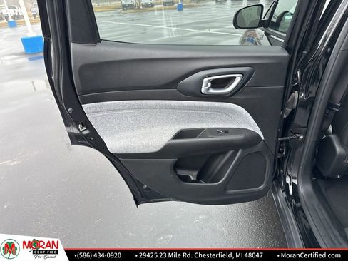 Used 2023 Jeep Compass Latitude image 20