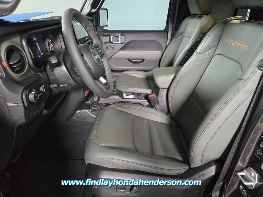 Used 2025 Jeep Gladiator Mojave AWD/4WD image 15