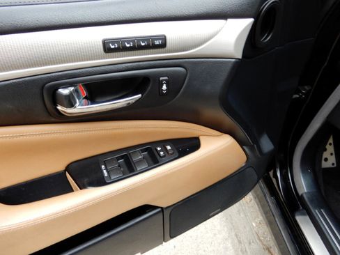 Used 2015 Lexus LS 460 w/ F Sport Package image 23