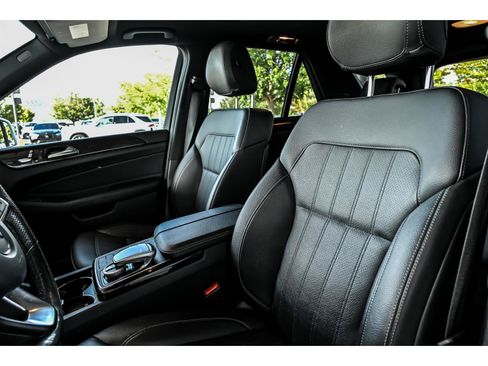Used 2019 Mercedes-Benz GLE 400 4MATIC image 14