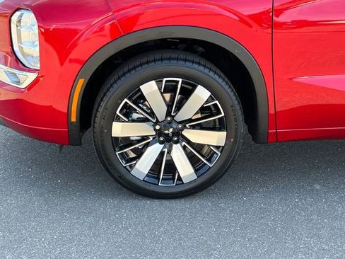 New 2026 Mitsubishi Outlander SEL image 10