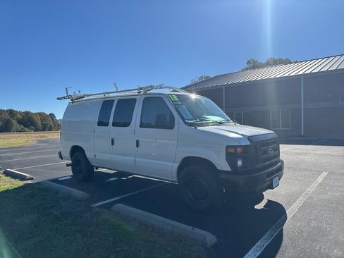 Used 2013 Ford E-250 and Econoline 250 E-250 w/ PWR Group image 2