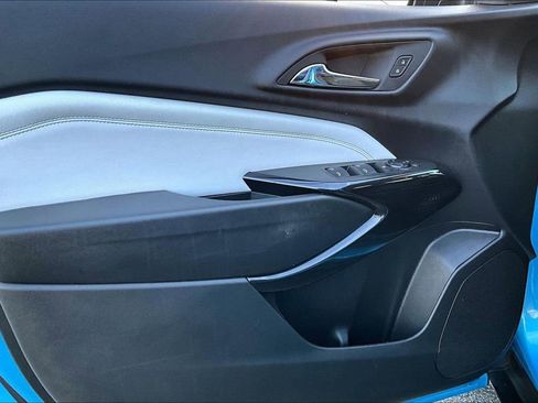 Certified 2025 Chevrolet Trax LT w/ Driver Confidence Package image 25