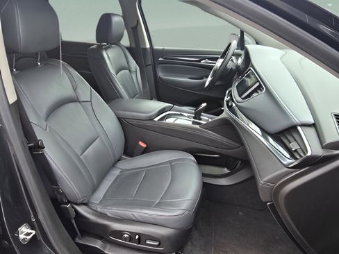 Used 2019 Buick Enclave Essence image 19