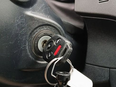 Used 2018 Subaru Crosstrek 2.0i Premium w/ Moonroof Package image 16